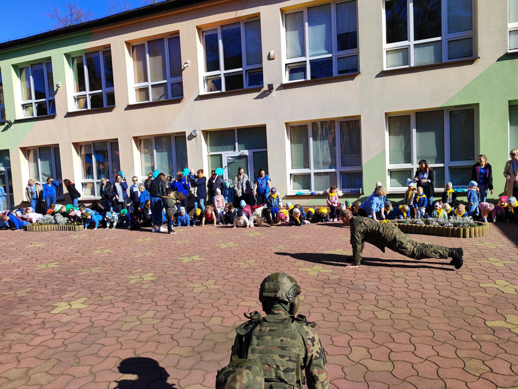 Na terenie Publicznego Przedszkola nr 3 odbył się bieg "Rozwiń skrzydła"