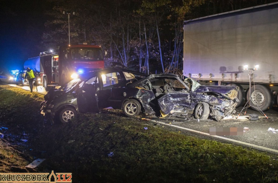 Tragiczna śmierć na DK11. Kierowca uciekł do Bielska-Białej! To 71-letnia kobieta [ZDJĘCIA]