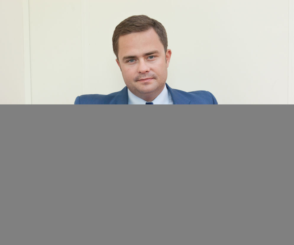 ADAM HOFMAN