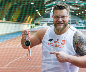 Pawel Fajdek kuje sobie medale