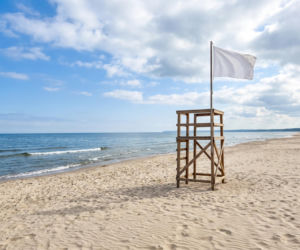 Sinice Mielno. Czy w Mielnie można się kąpać 03.08? Flaga, warunki pogodowe