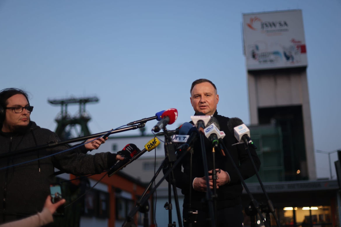 Prezydent Andrzej Duda przed kopalnią Zofiówka [ZDJĘCIA]