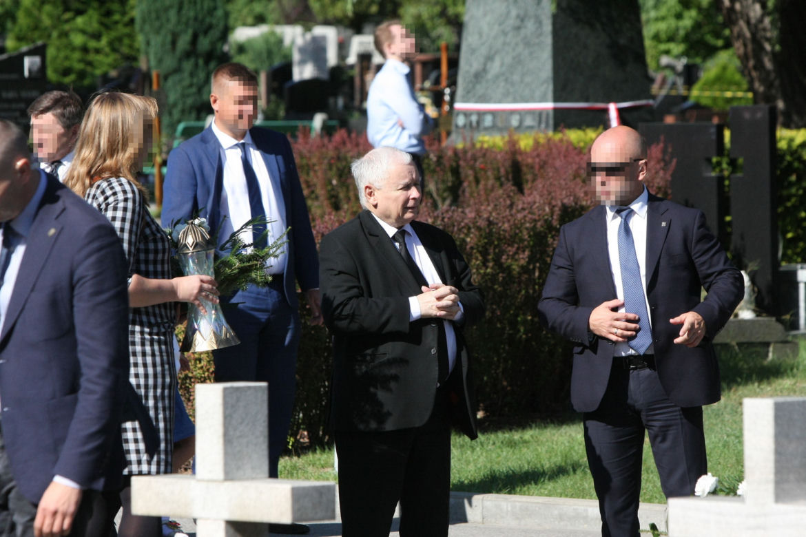 Kaczyński złożył kwiaty na grobie Kornela Morawieckiego 