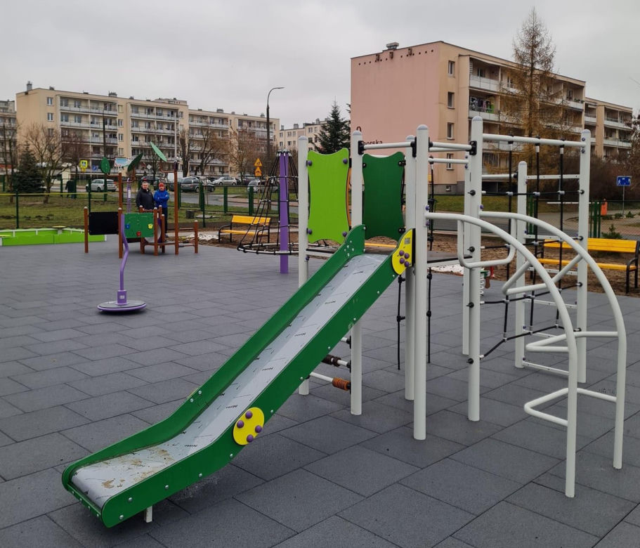 Plac zabaw przy siedleckiej "Ósemce" został zrealizowany w ramach budżetu obywatelskiego miasta Siedlce