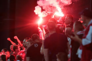 Polscy kibice przeszkadzali w nocy piłkarzom reprezentacji Szwecji. Głośne śpiewy pod hotelem