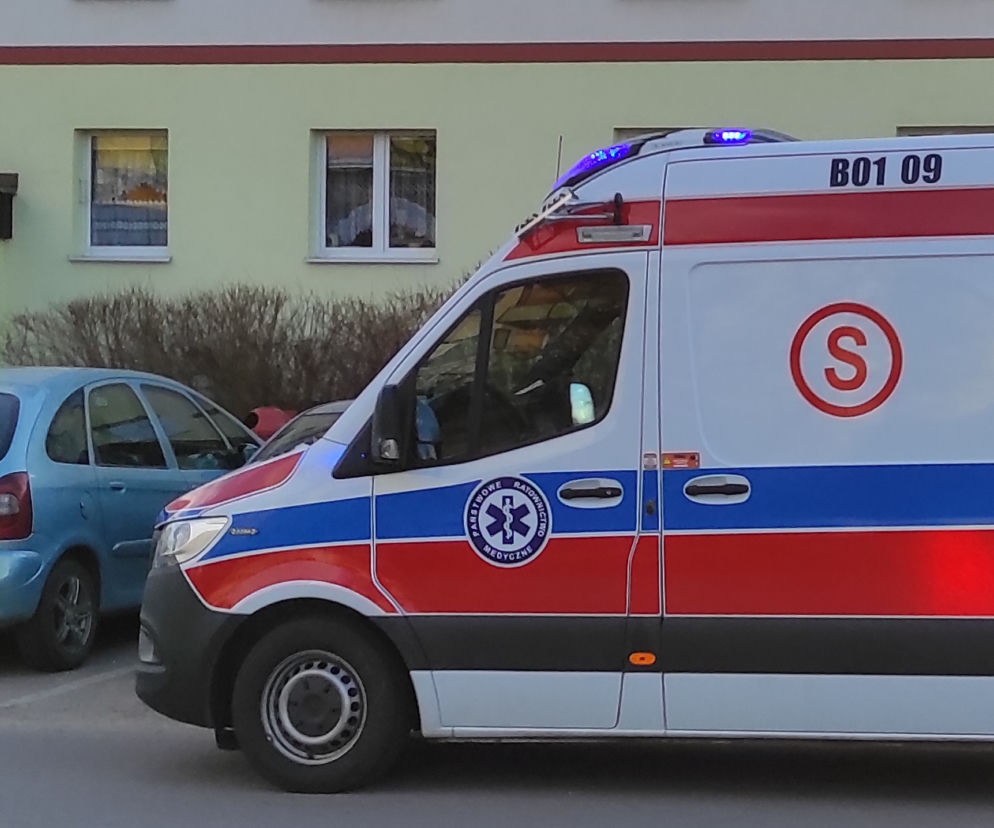 Potrącenie rowerzystki na Zielonych Wzgórzach. Kobieta w szpitalu
