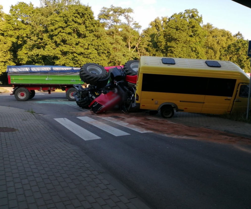 Wypadek na drodze serwisowej na drodze serwisowej Waplewo - Olsztynek.