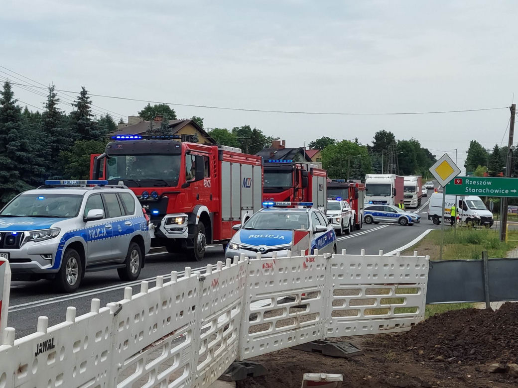Wypadek W Lubieni. Ciężarówka zderzyła się z osobówką