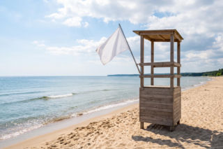 Sinice Gdynia. Czy w Gdyni można się kąpać 13.07? Flaga, warunki pogodowe