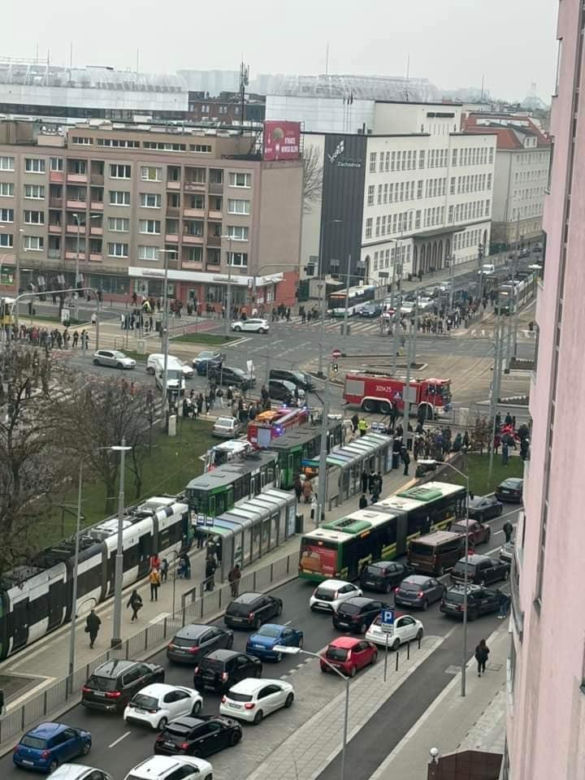 Kilkanaście osób potrąconych w centrum Szczecina. Kierowca ciężarówki uciekł