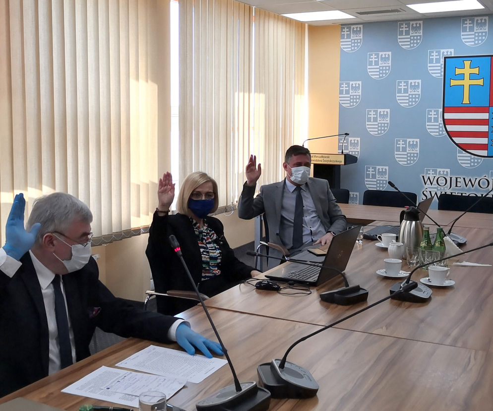 Świętokrzyskie walczy z koronawirusem. Miliony na testy, sprzęt i kampanię informacyjną