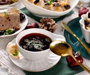 Jasiek Kuroń wie, jak ugotować pyszny wigilijny barszcz. Dzięki jednej czynności smakuje wybitnie 