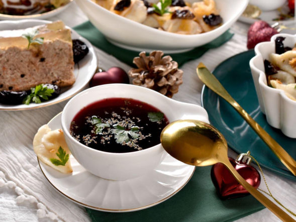 Jasiek Kuroń wie, jak ugotować pyszny wigilijny barszcz. Dzięki jednej czynności smakuje wybitnie 