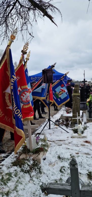 Pogrzeb sierżanta Kamila Zasady. Tragicznie zmarłego policjanta żegnały tłumy
