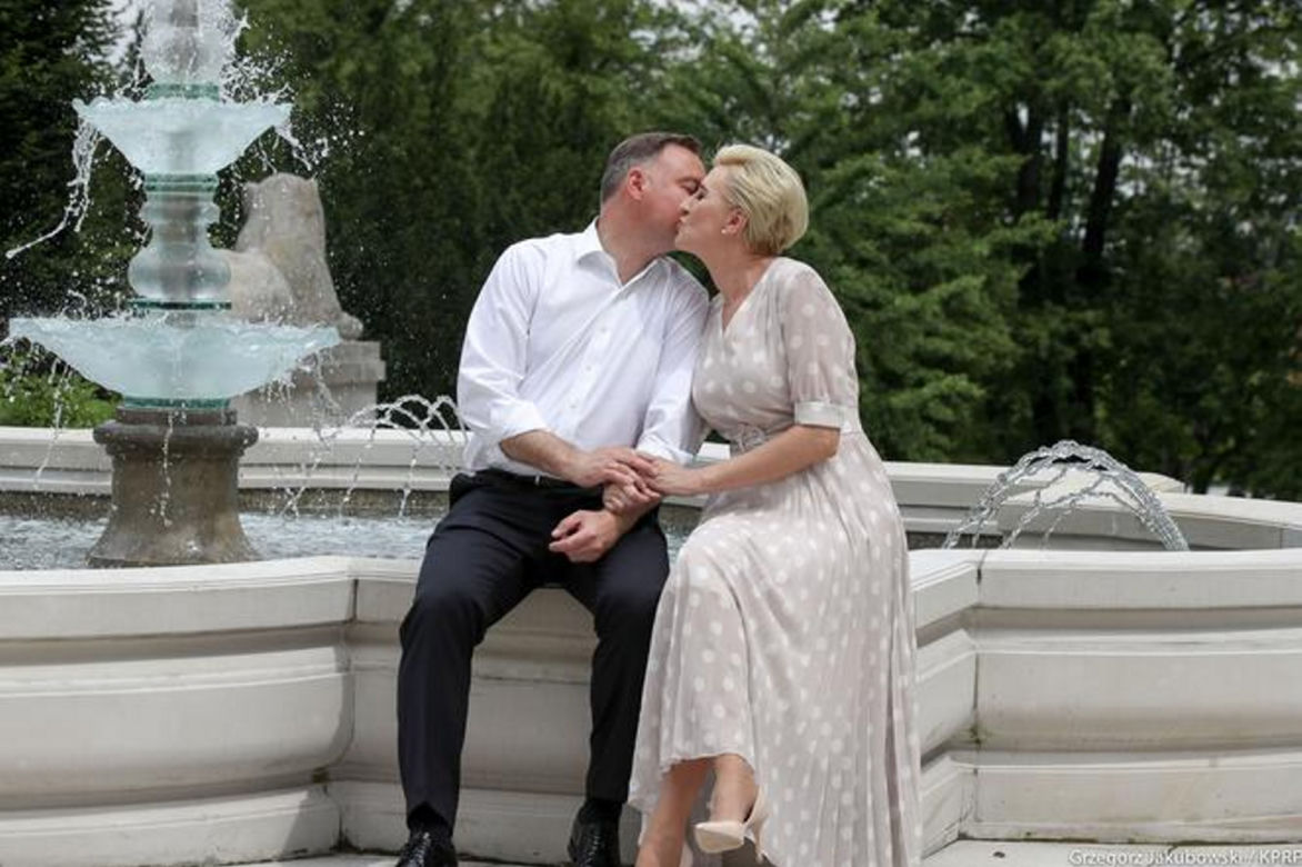 Historia miłości Andrzeja Dudy i Agaty Dudy. W tle wielka TAJEMNICZA sprawa
