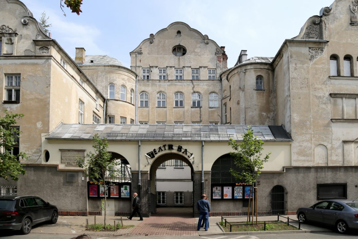 Remont teatru Baj i przedszkola