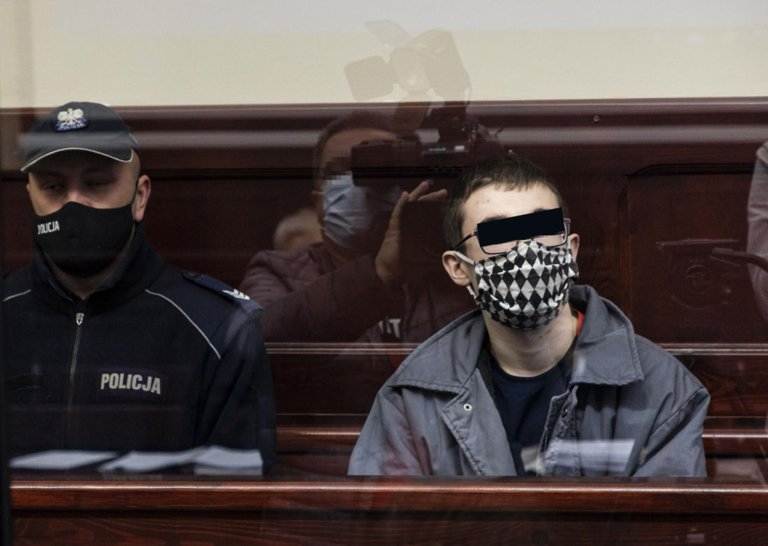 Bestialsko zamordował braciszka i rodziców. Ruszył proces rzeźnika z Ząbkowic Śl. 