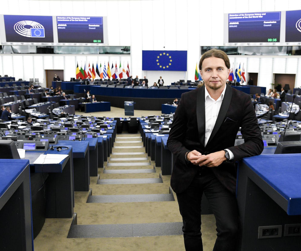 Europoseł ze Śląska sparaliżował polityków! Nie wiedzieli, co się dzieje. Nawet tłumacz zdębiał