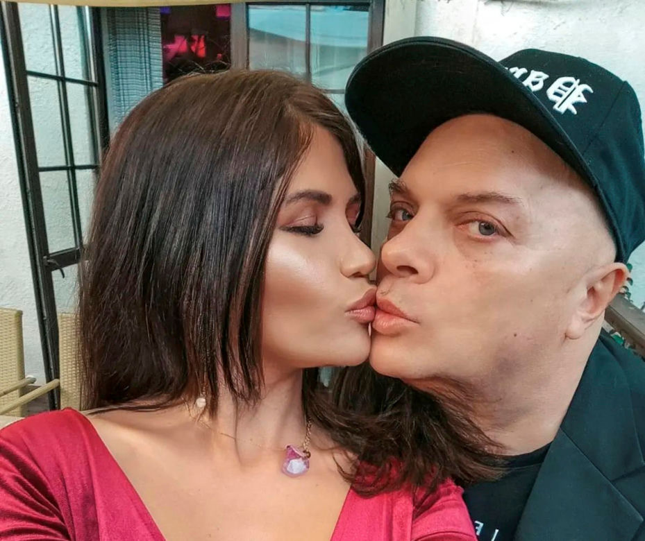 Krzysztof Skiba rozstał się z żoną. Związał się z modelką młodszą o 26 lat