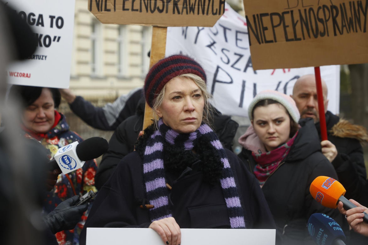 Protest osób z niepełnosprawnościami pod Kancelarią Premiera