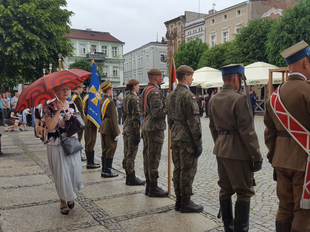 Przybyli ułani... świętować na Rynku w Lesznie