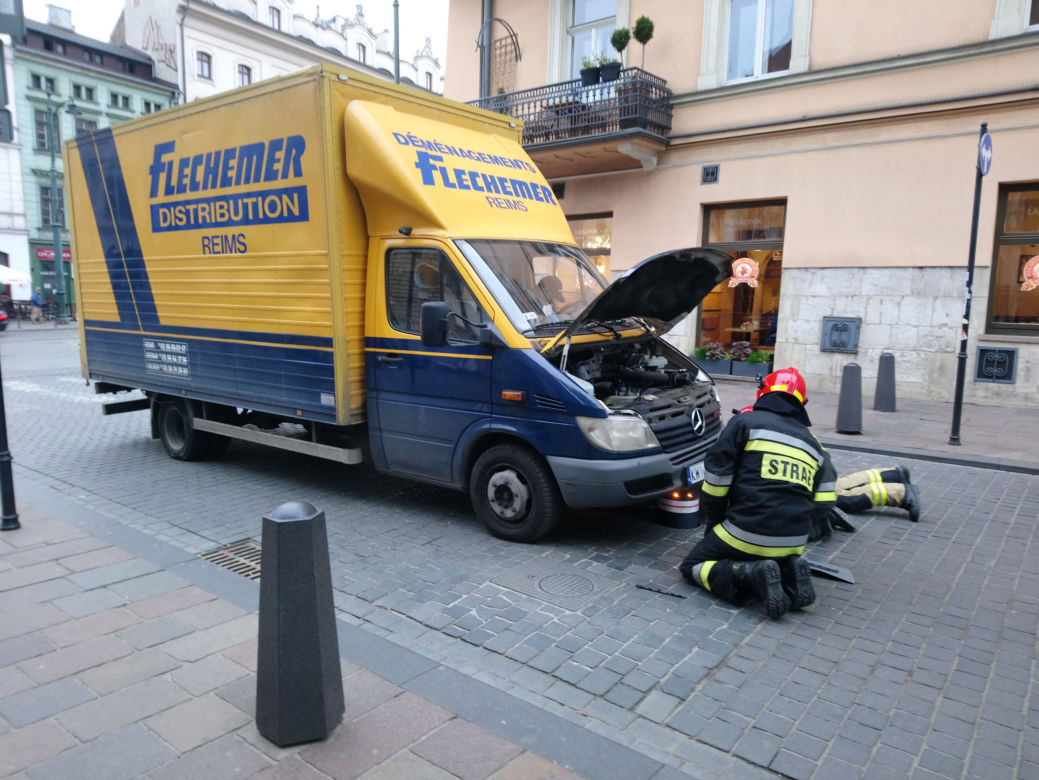 Kraków: Akcja służb na ulicy Stolarskiej. Wiemy, co się stało!