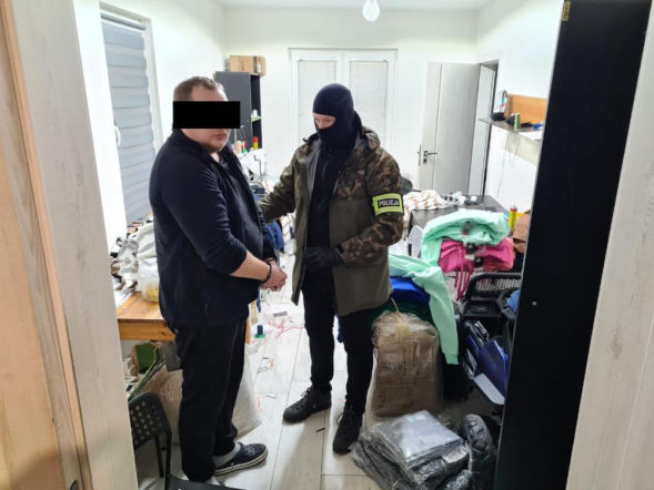 Nielegalna szwalnia rozbita! Podrabiali markowe ciuchy na potęgę