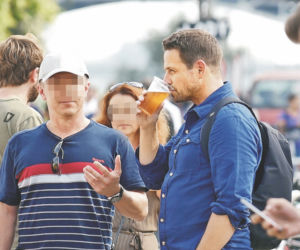 Rafał Trzaskowski poszedł z dziećmi na piwo