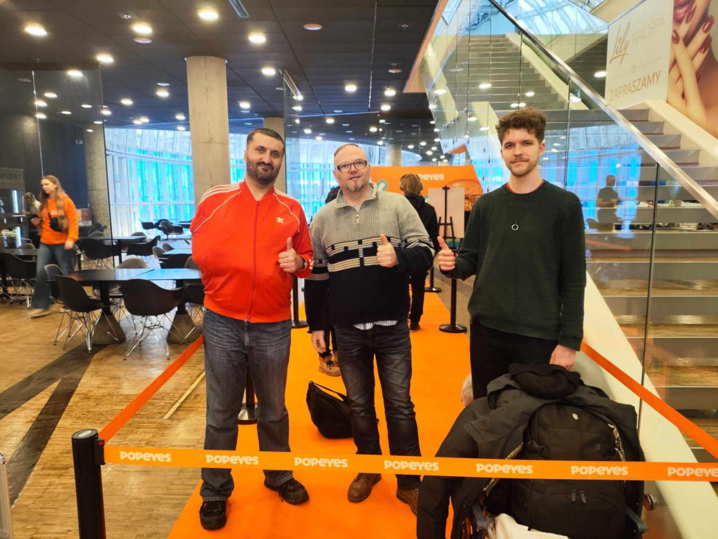 Popeyes rozda roczny voucher na kanapki. Pierwsi goście czekali całą noc