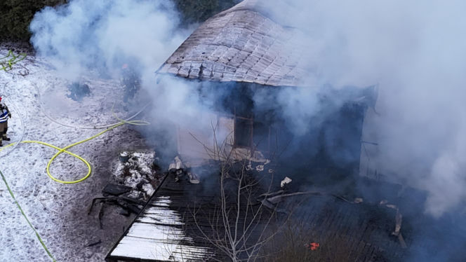 Z piętrowego domu zostały tylko zgliszcza, ogień zabrał wszystko. Potężny pożar pod Warszawą