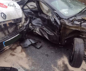 Potworny wypadek pod Płockiem! Volvo 18-latka zderzyło się czołowo z tirem i busem. DK 60 zablokowana [ZDJĘCIA]