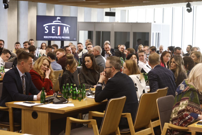 Doda i Małgorzata Rozenek-Majdan razem w Sejmie dla zwierząt