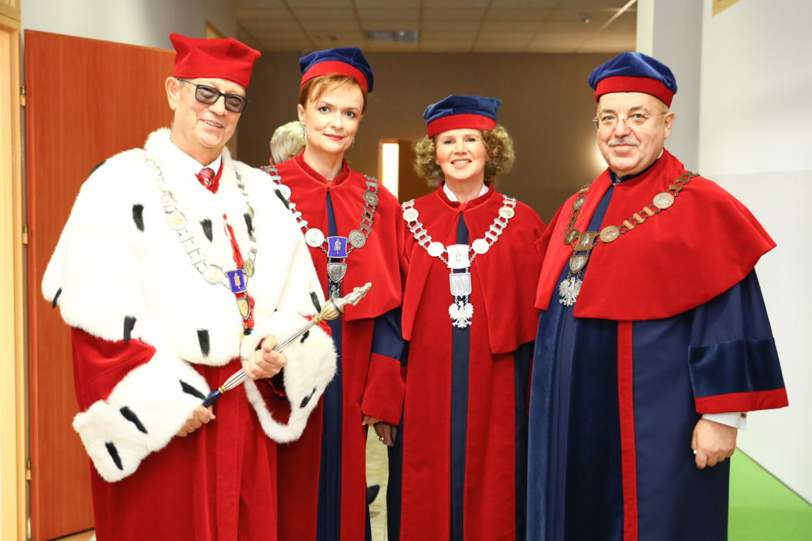 Powstała nowa szkoła wyższa w Łodzi. Zobacz, jak wyglądała inauguracja roku akademickiego