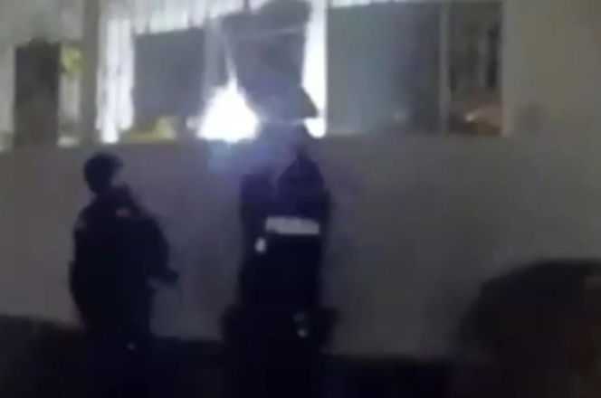 Łódź. Pożar mieszkania przy ul. Kusocińskiego. 27-latka z dzieckiem uwięzieni na balkonie [ZDJĘCIA]