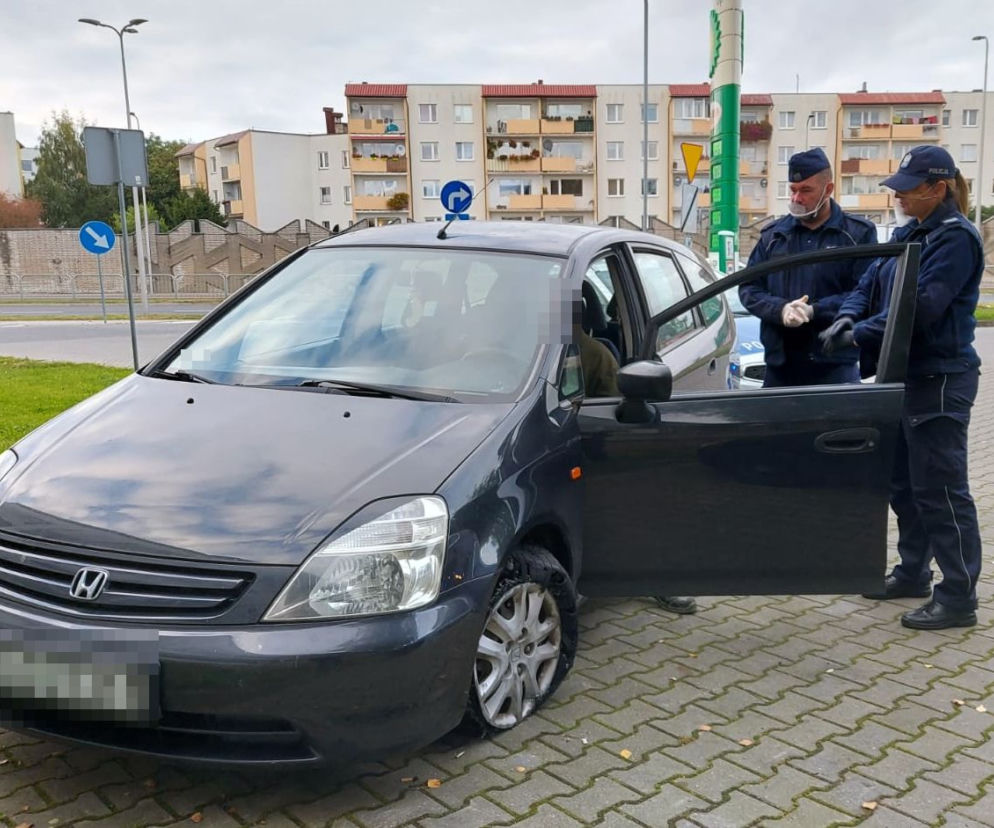 Jechał na rozerwanej oponie, miał 1,3 promila alkoholu