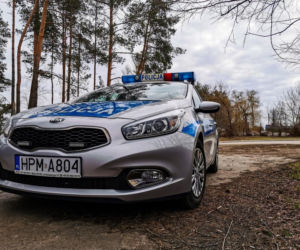 #ZostańWDomu. Policjanci sprawdzają, czy mieszkańcy przestrzegają kwarantanny