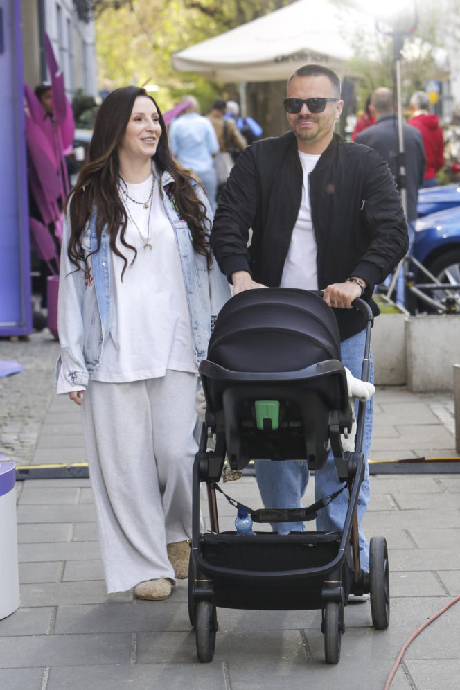 Za pseudonimem „bonbon” Dominiki Serowskiej stoi znana osoba. Celebrytka zdradziła szczegóły