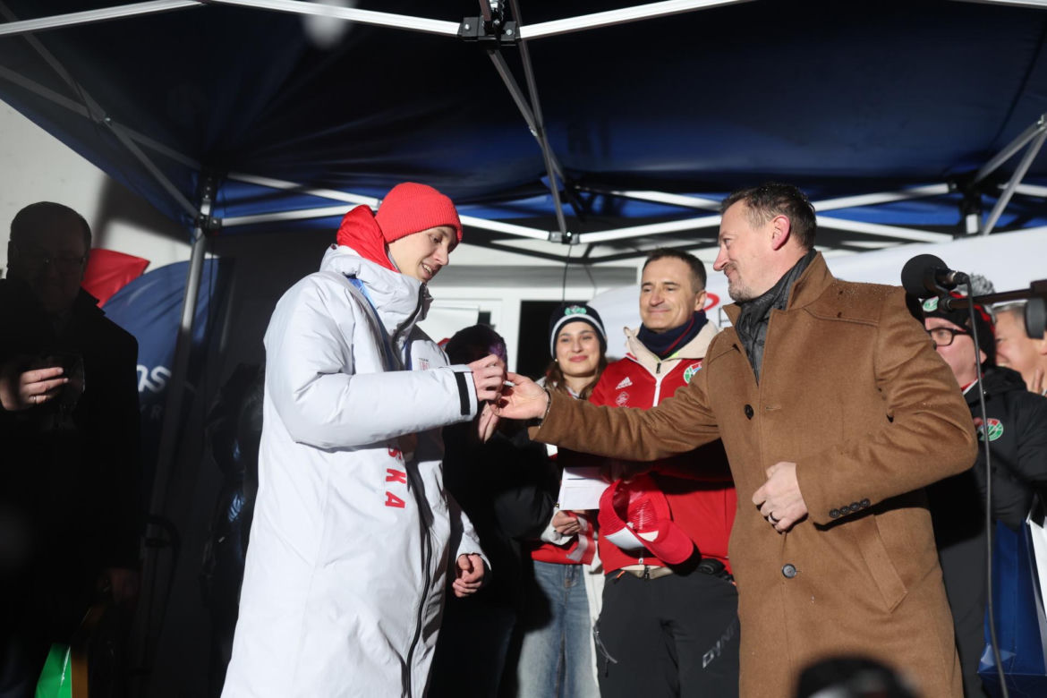 Kacper Tomasiak powitany po IO w rodzinnych stronach