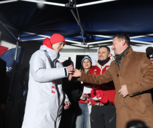 Kacper Tomasiak powitany po IO w rodzinnych stronach