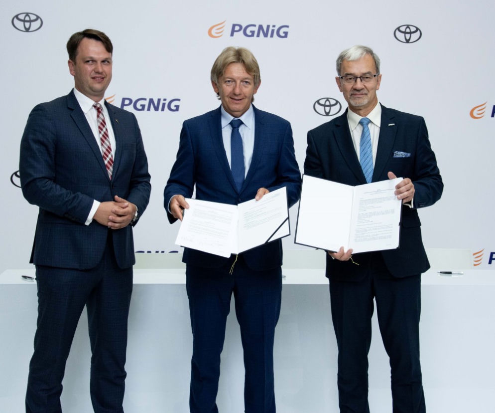 Toyota Motor Poland i PGNiG podpisały umowę. W Polsce powstanie pierwsza stacja tankowania wodorem.