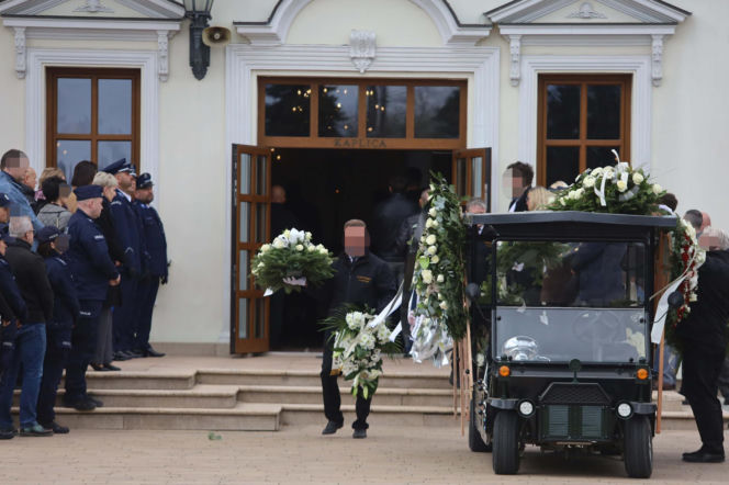 Porwali i skatowali Adriana z Ciechanowa. Bliscy żegnają 23-latka