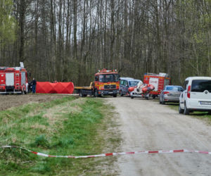 Auto wjechało do Raduni w Juszkowie. 40-letni kierowca nie przeżył