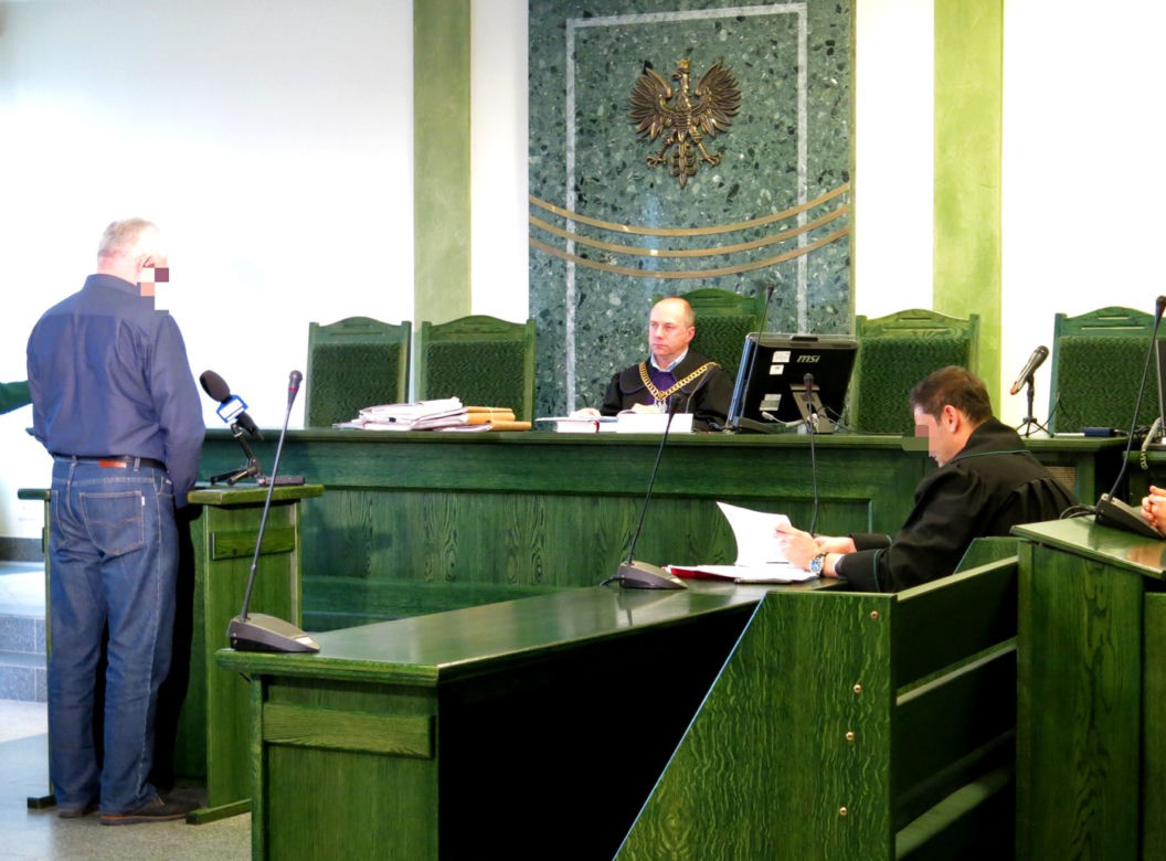 Awantura na drodze zakończyła się strzelaniną. Ruszył proces