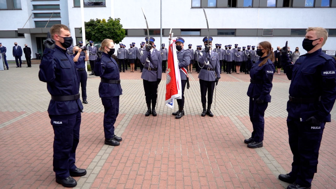 44 nowych policjantów w województwie kujawsko-pomorskim