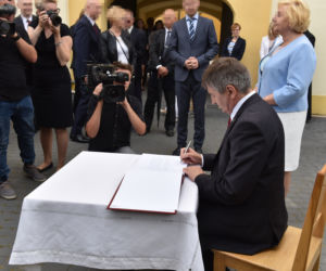 KUCHCIŃSKI W KOŚCIELE.