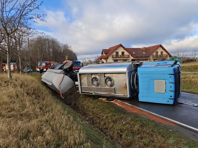 Cysterna zablokowała drogą krajową