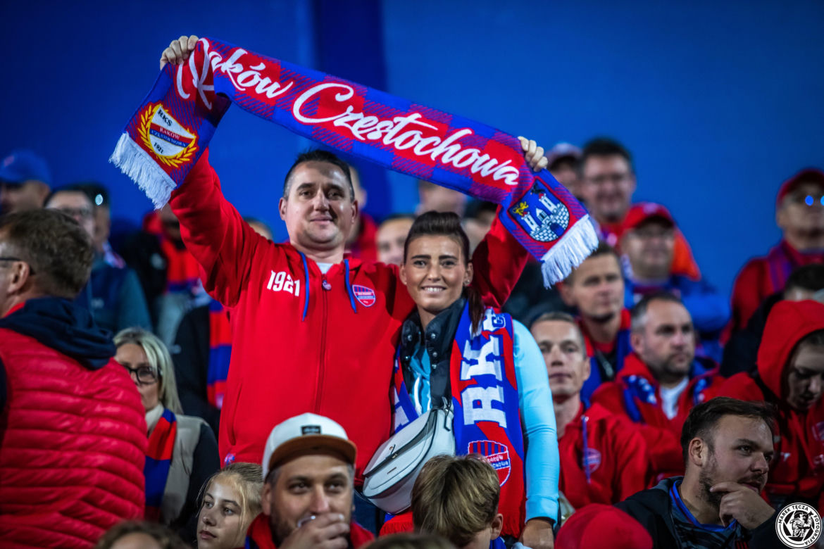 Kibice na meczu Raków Częstochowa - Aris