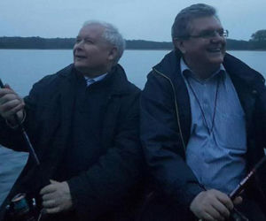 Jarosław Kaczyński z Czesławem Hocem na rybach