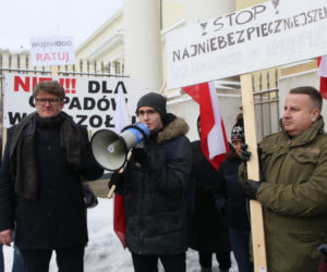 6500 ton toksycznych odpadów pod Warszawą. Mieszkańcy alarmują. „Żyjemy na tykającej bombie”