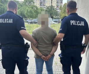 80 osób zatrzymanych, jeden z mężczyzn był poszukiwany na podstawie 10 nakazów 